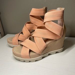 Tan / Pink Sorel Wedge Platform Sandals Women’s Size 7
